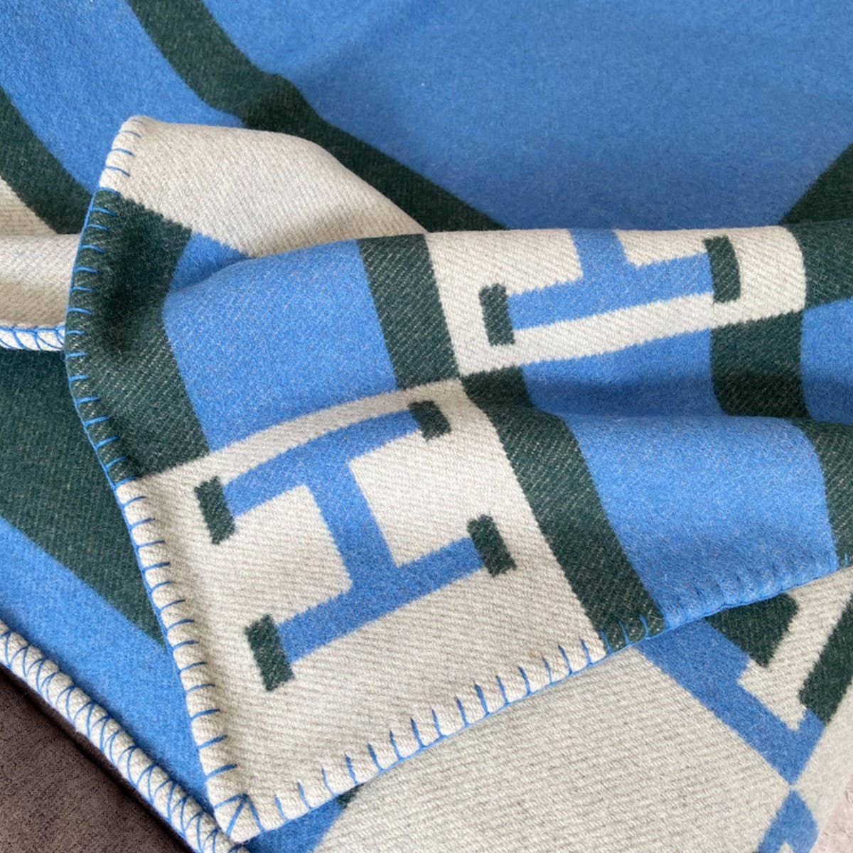 Simple Warm Sofa Blanket