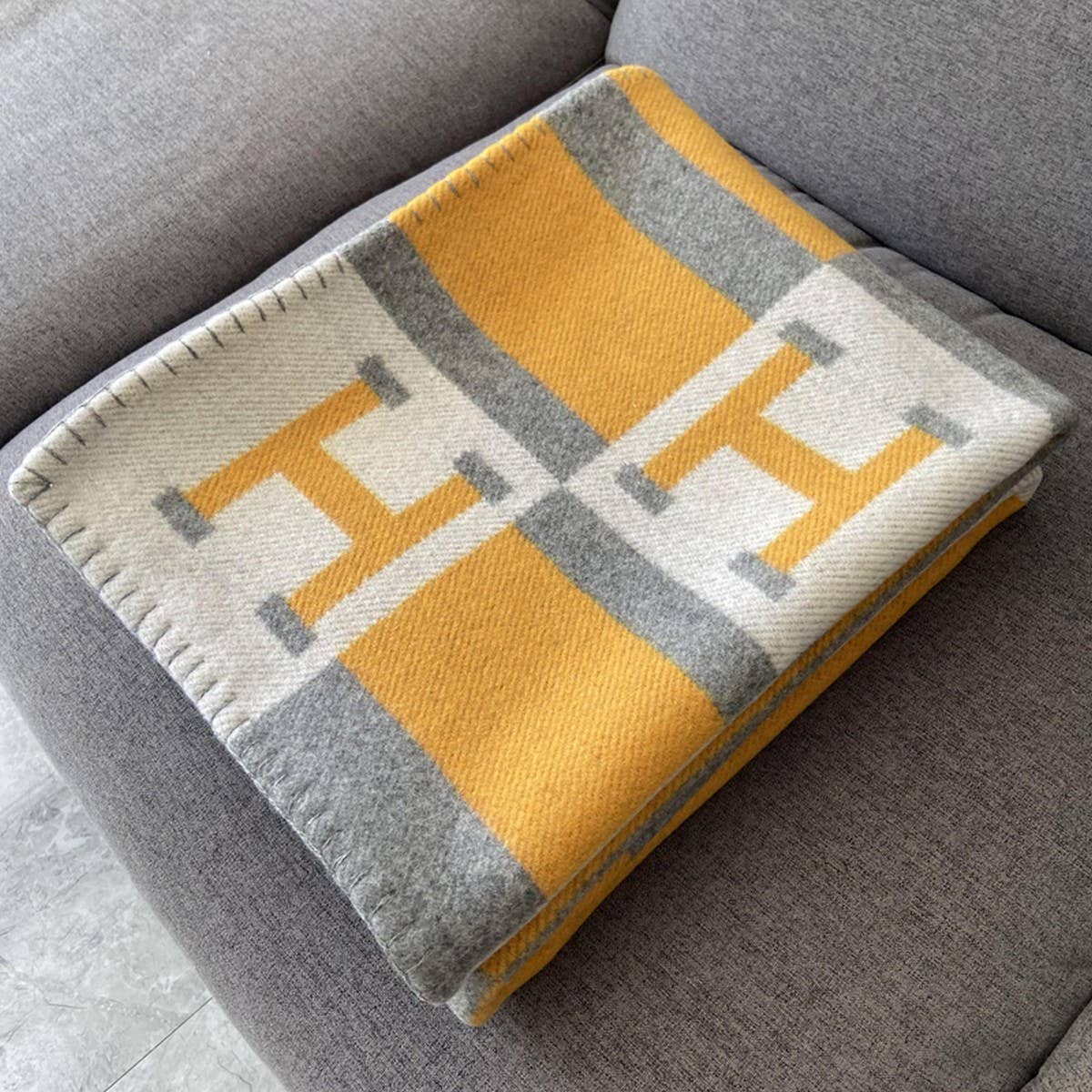 Simple Warm Sofa Blanket