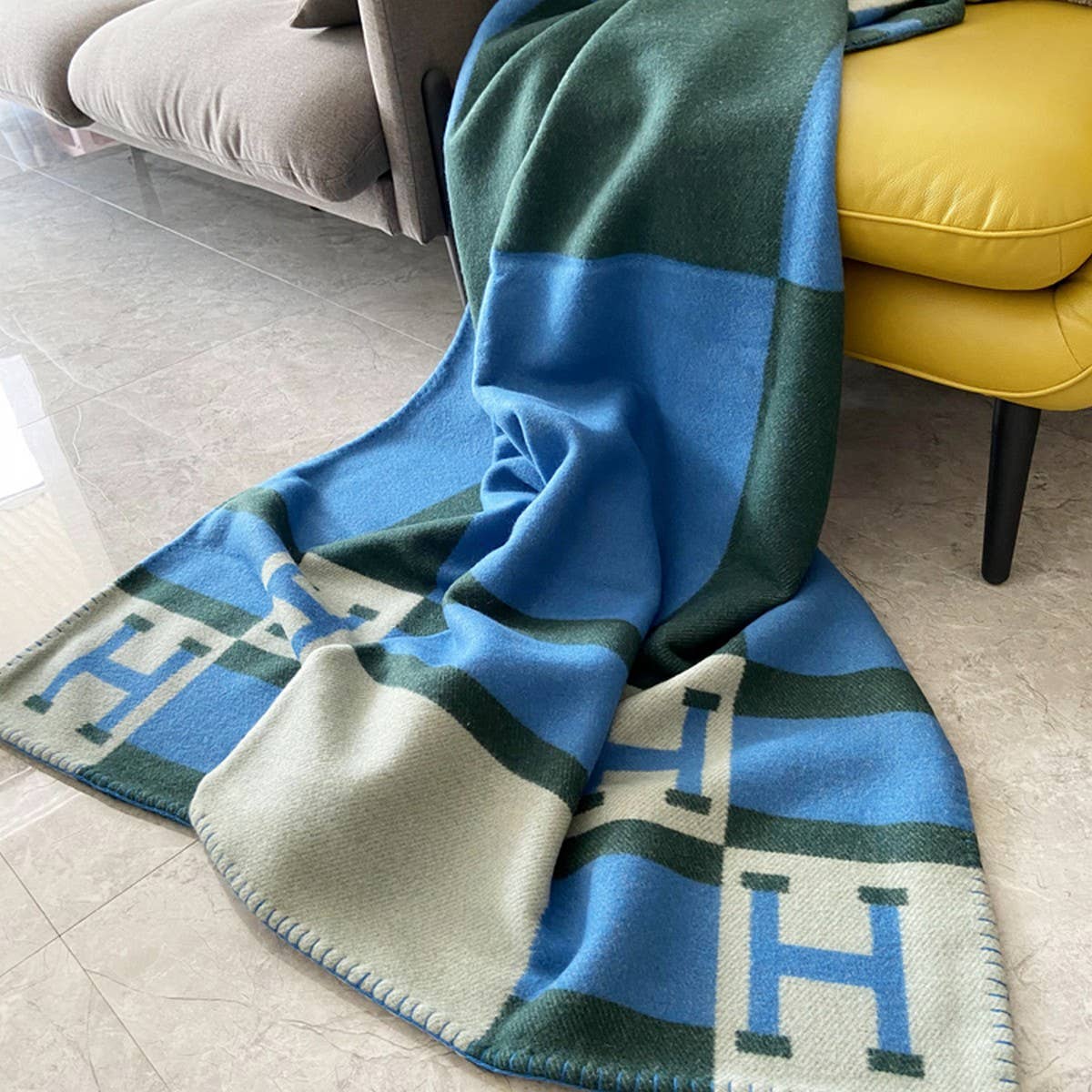 Simple Warm Sofa Blanket