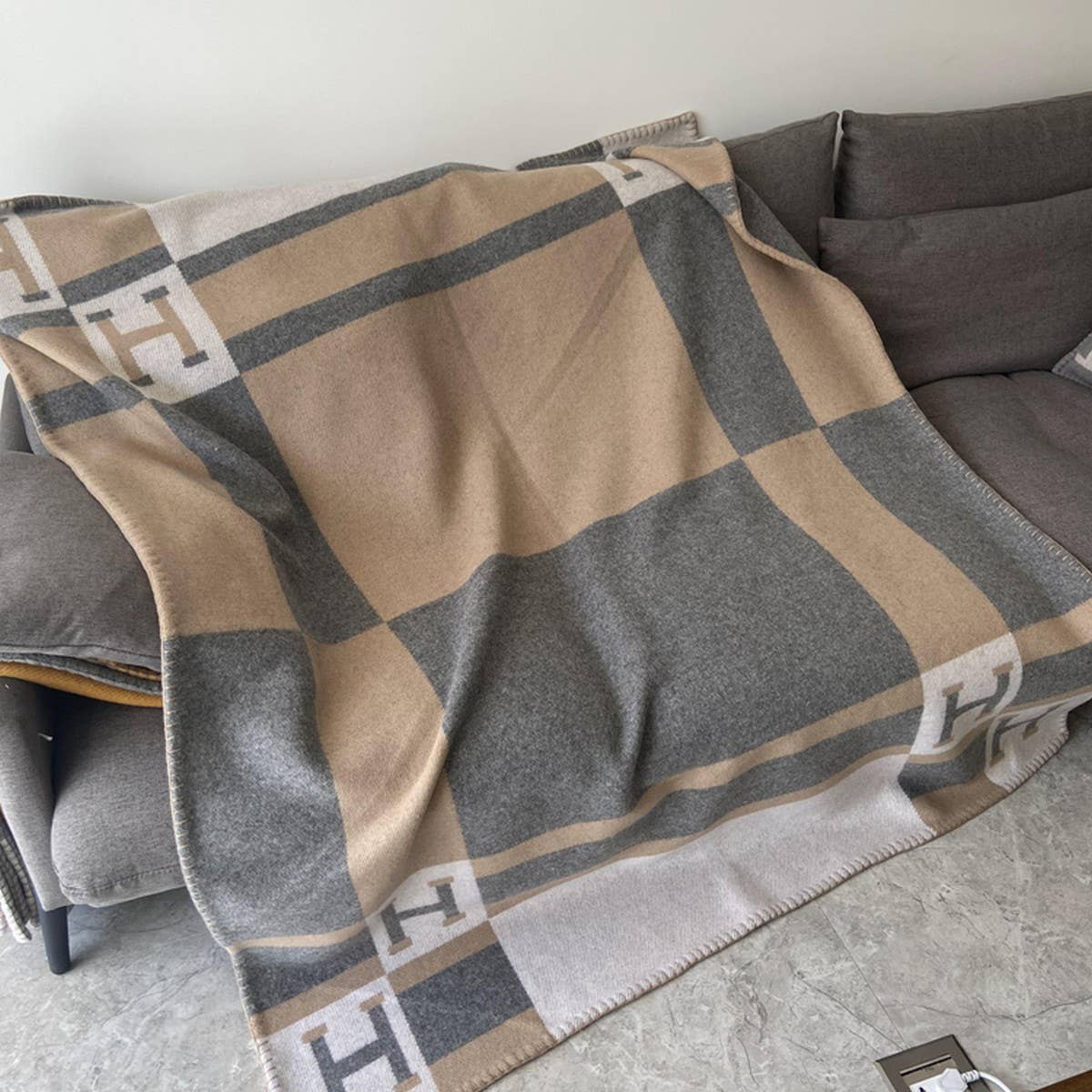 Simple Warm Sofa Blanket