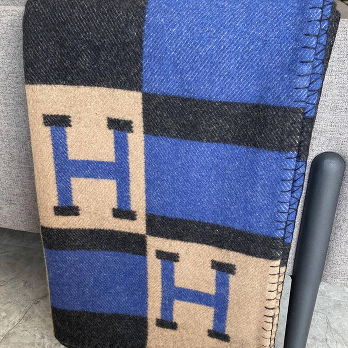 Simple Warm Sofa Blanket